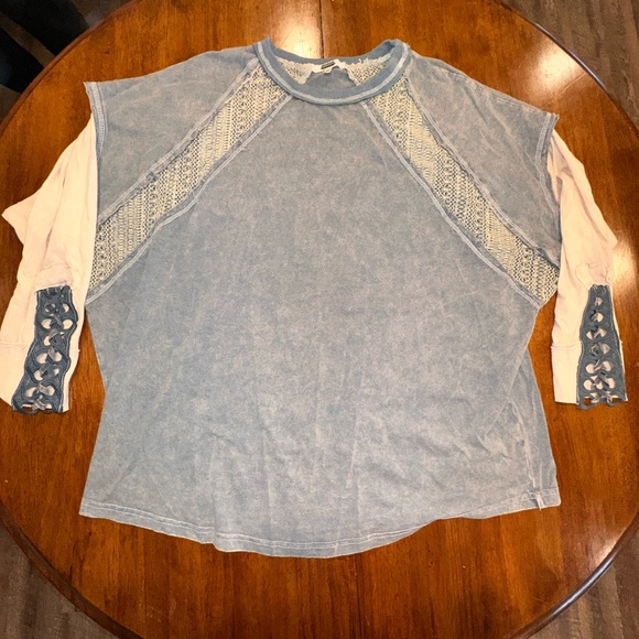 gimmicks by BKE Tops - Gimmicks Blue and White Long Sleeve Top from Buckle